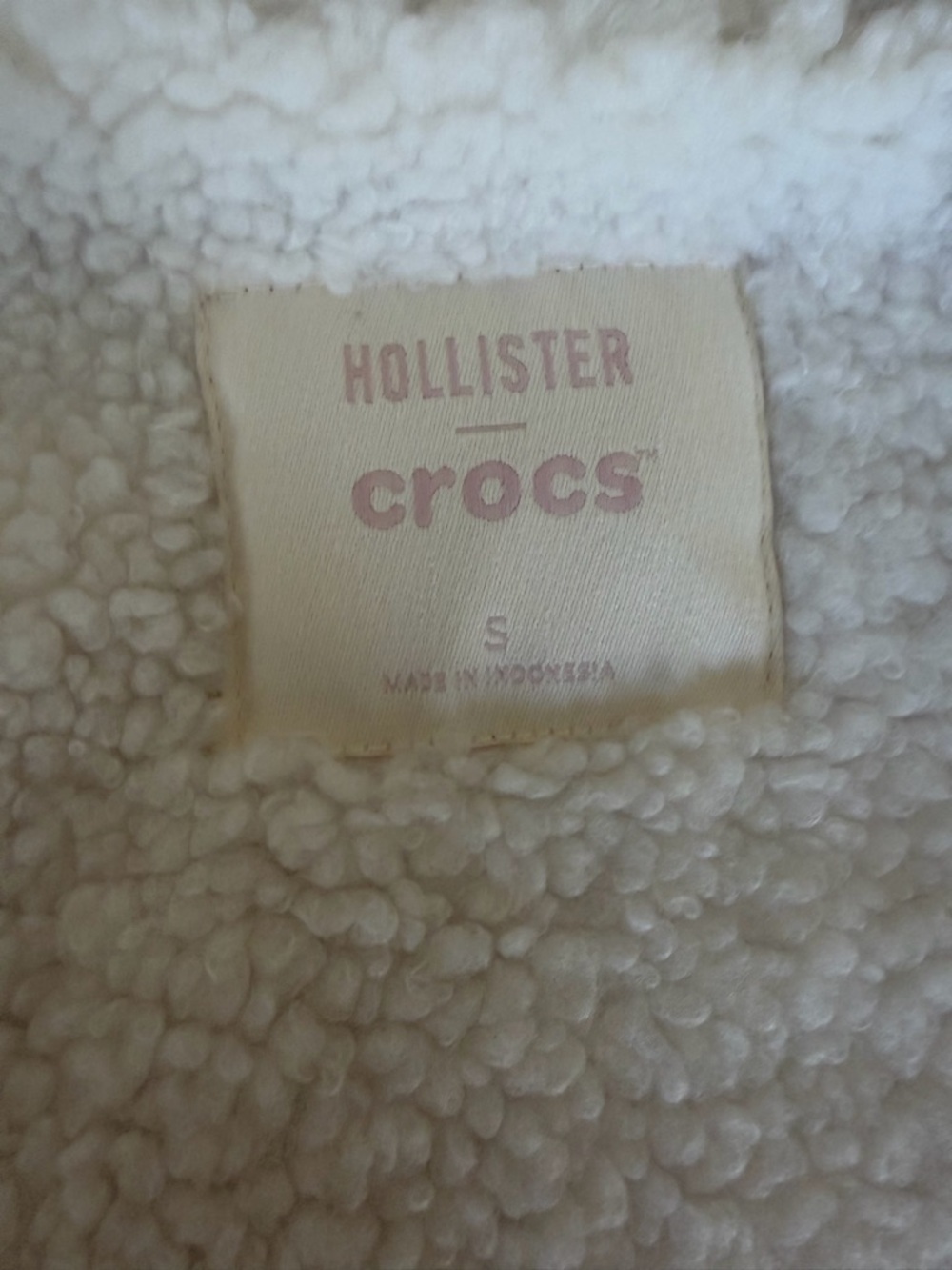Hollister x Crocs Sherpa-Lined Zip-Up Pink Milk Hoodie Jacket Size S - Picture 12 of 14